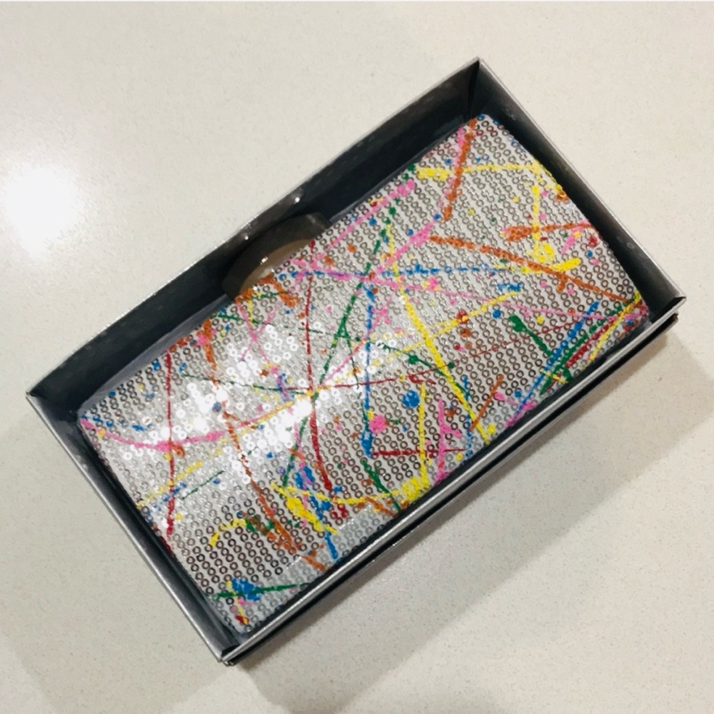 Sondra Roberts Hard Case Sequin Clutch - Picture 2 of 5